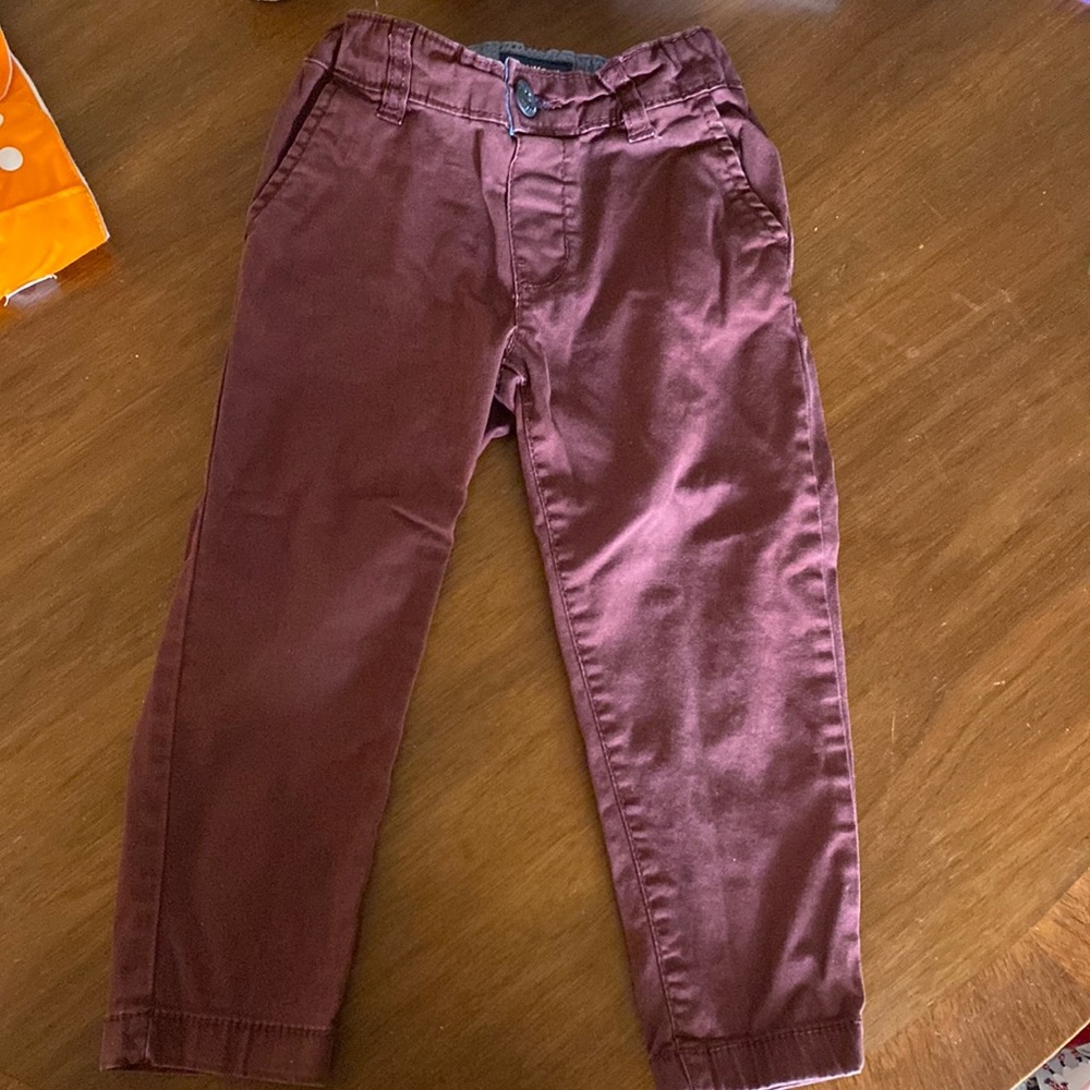 Oshkosh chino pants 3T maroon- good used condition